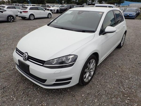 Volkswagen Golf Hatchback, Petrol, 2017, White