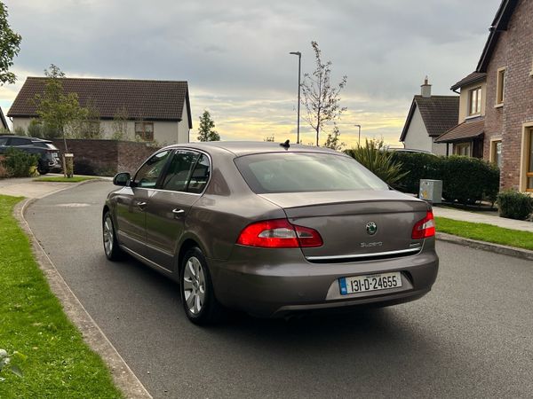 Skoda Superb Saloon, Diesel, 2013, Purple