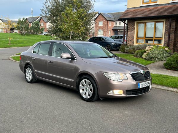 Skoda Superb Saloon, Diesel, 2013, Purple