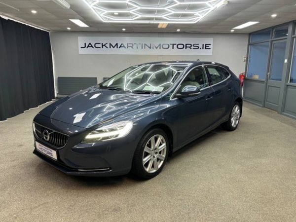Volvo V40 Estate, Diesel, 2017, Blue