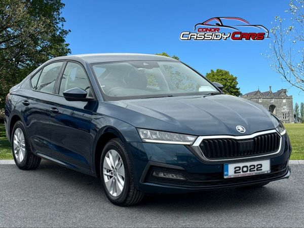 Skoda Octavia Hatchback, Diesel, 2022, Blue
