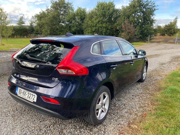 Volvo V40 Hatchback, Diesel, 2016, Blue