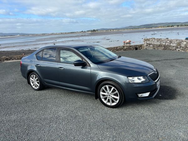 Skoda Octavia Hatchback, Diesel, 2014, Grey