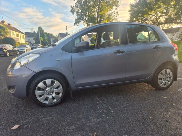 Toyota Yaris Hatchback, Petrol, 2010, Blue