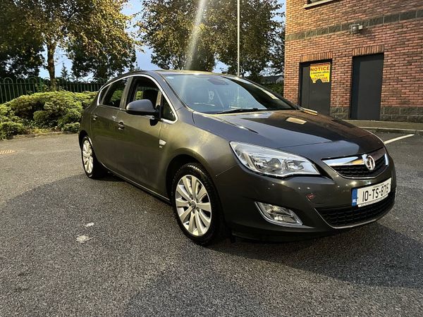 Vauxhall Astra Hatchback, Diesel, 2010, Grey
