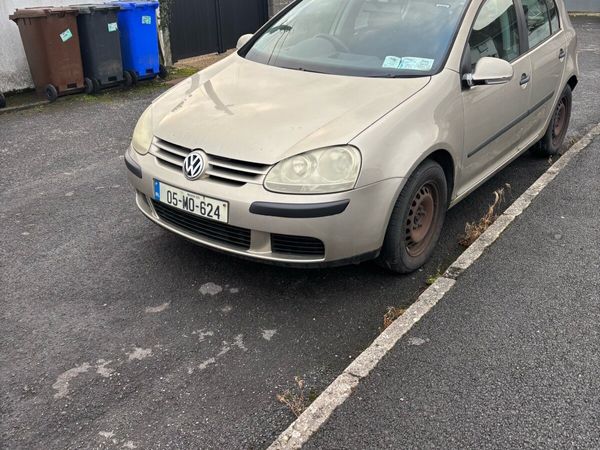 Volkswagen Golf Hatchback, Petrol, 2005, Beige