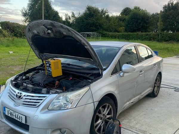 Toyota Avensis Saloon, Diesel, 2011, Silver