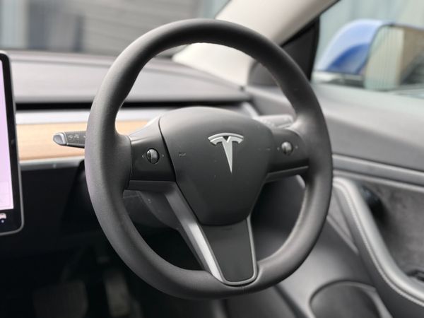 Tesla Model 3 Saloon, Electric, 2021, Blue