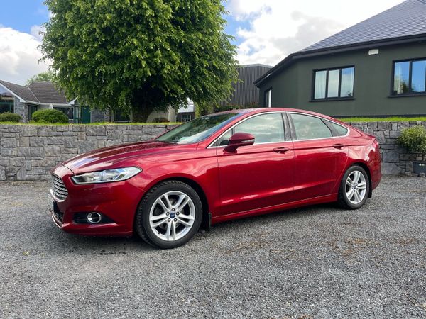 Ford Mondeo Hatchback, Diesel, 2017, Red