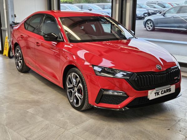 Skoda Octavia Hatchback, Petrol Hybrid, 2021, Red