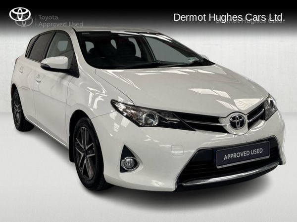 Toyota Auris Hatchback, Diesel, 2015, White