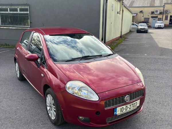 Fiat Punto Hatchback, Petrol, 2010, Red