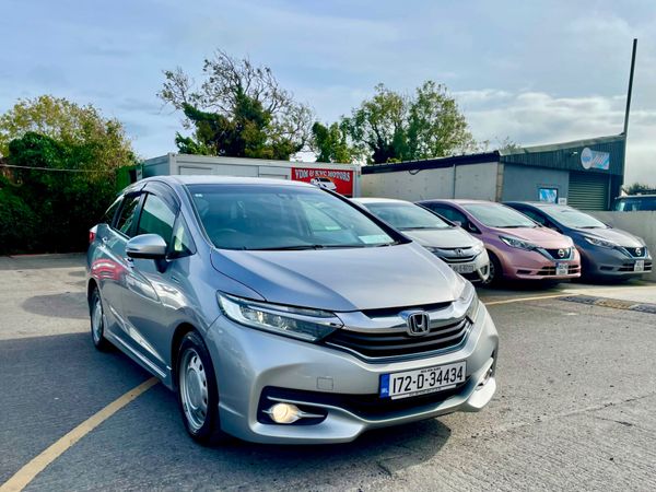 Honda Shuttle MPV, Petrol Hybrid, 2017, Silver