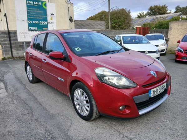 Renault Clio Hatchback, Diesel, 2011, Red