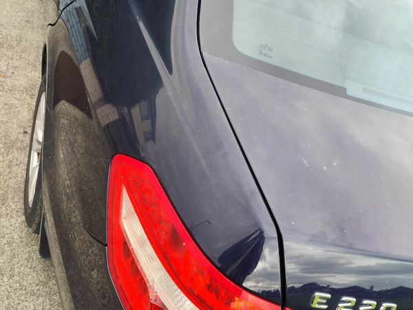 Mercedes-Benz E-Class Saloon, Diesel, 2010, Blue