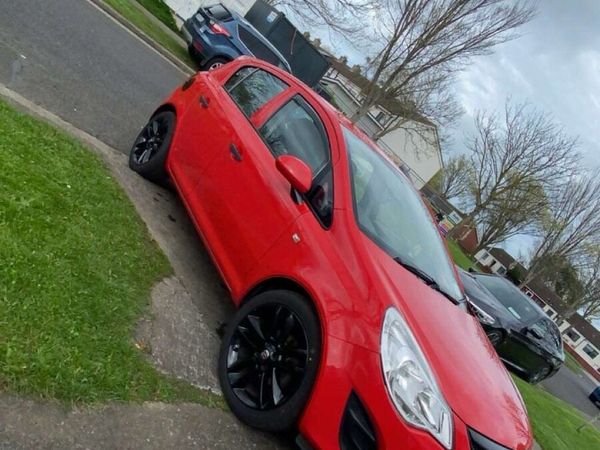 Opel Corsa Hatchback, Petrol, 2013, Red