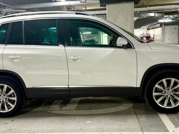Volkswagen Tiguan SUV, Petrol, 2014, White