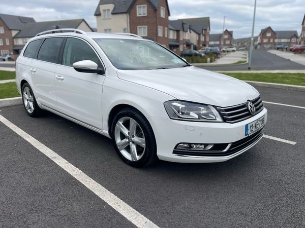 Volkswagen Passat Estate, Petrol, 2012, White