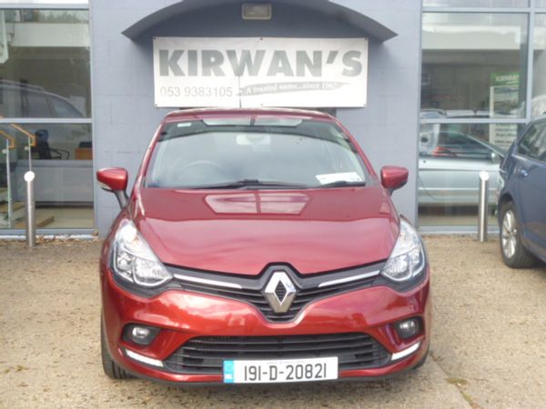 Renault Clio Hatchback, Petrol, 2019, Red