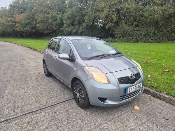 Toyota Yaris Hatchback, Petrol, 2007, Silver