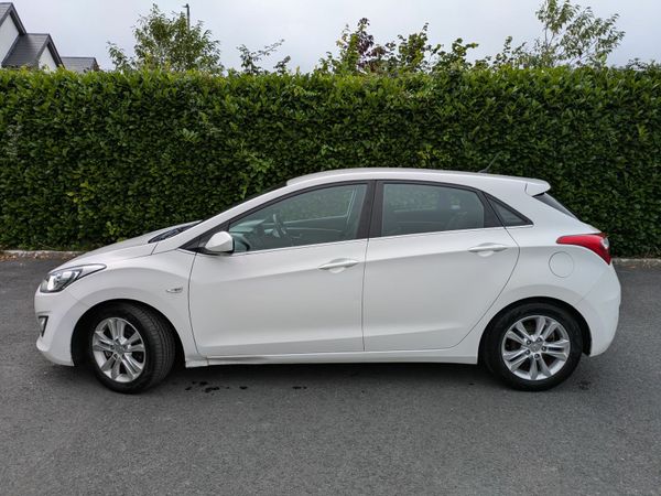 Hyundai i30 Hatchback, Diesel, 2013, White