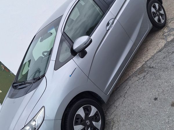 Honda Fit Hatchback, Petrol Hybrid, 2016, Grey