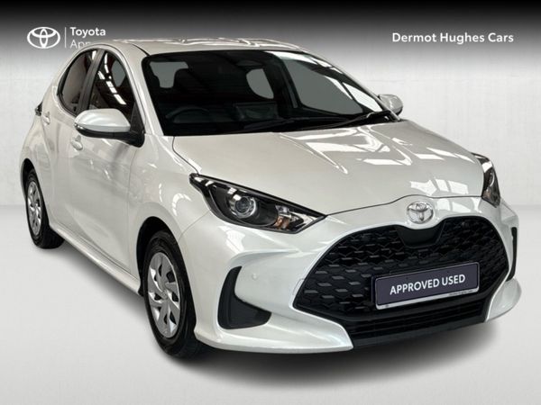 Toyota Yaris Hatchback, Petrol, 2024, White