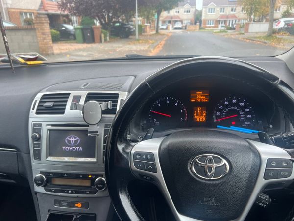 Toyota Avensis Estate, Diesel, 2012, Silver