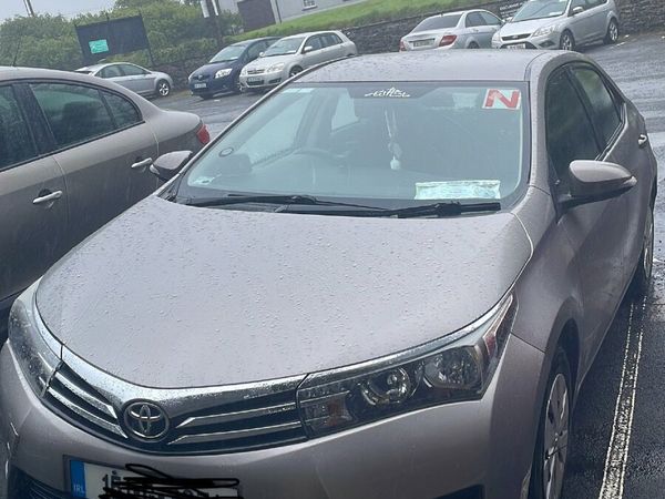 Toyota Corolla Saloon, Petrol, 2015, Bronze