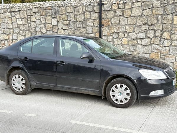 Skoda Octavia Hatchback, Diesel, 2010, Black