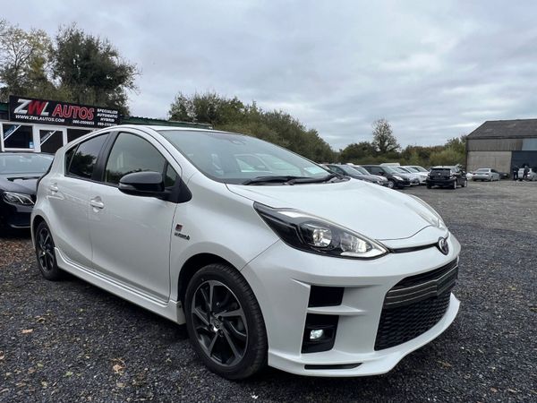 Toyota Aqua Hatchback, Petrol Hybrid, 2019, White