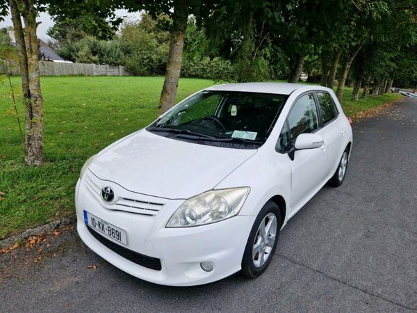 Toyota Auris Hatchback, Petrol, 2010, White