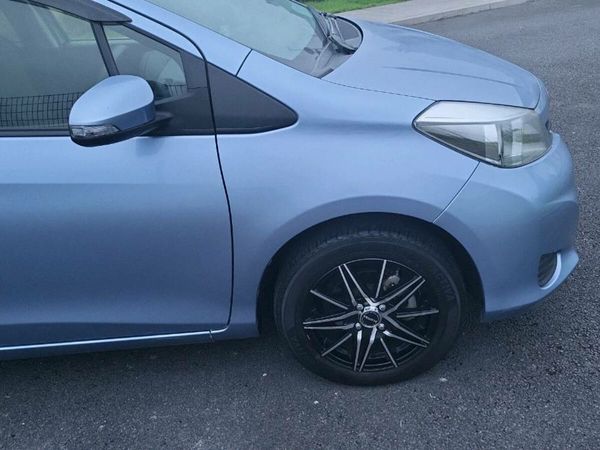 Toyota Vitz Hatchback, Petrol, 2013, Blue