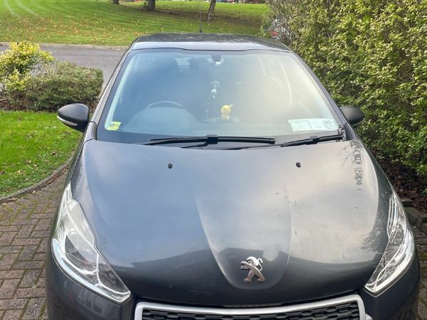 Peugeot 208 Hatchback, Petrol, 2013, Grey