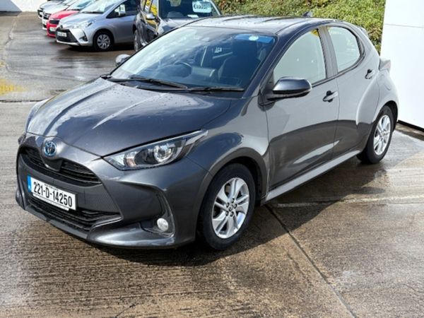 Toyota Yaris Hatchback, Petrol Hybrid, 2022, Grey