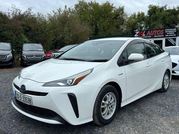 Toyota Prius Hatchback, Petrol Hybrid, 2021, White