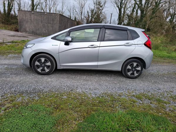 Honda Fit Hatchback, Petrol Hybrid, 2016, Silver