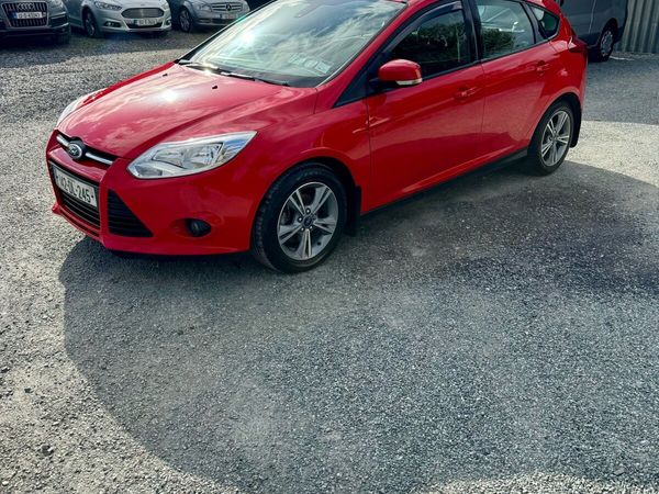Ford Focus Hatchback, Diesel, 2014, Red