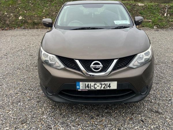 Nissan Qashqai Hatchback, Diesel, 2014, Brown