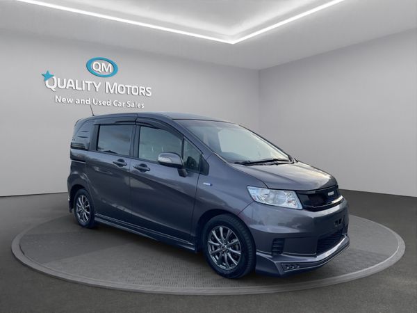 Honda Freed MPV, Petrol Hybrid, 2015, Grey