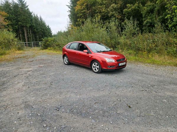 Ford Focus Hatchback, Petrol, 2008, Red