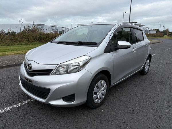 Toyota Vitz Hatchback, Petrol, 2014, Silver