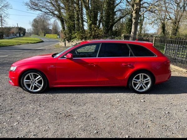 Audi A4 Estate, Petrol, 2012, Red