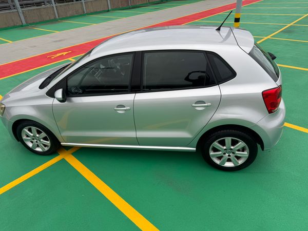 Volkswagen Polo Hatchback, Petrol, 2012, Silver