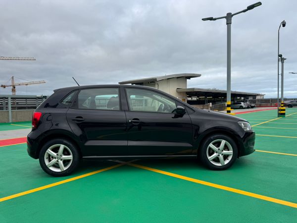 Volkswagen Polo Hatchback, Petrol, 2011, Black