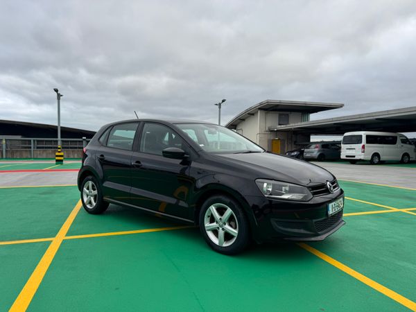 Volkswagen Polo Hatchback, Petrol, 2011, Black