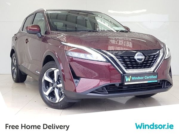 Nissan Qashqai Crossover, Petrol Hybrid, 2024, Red