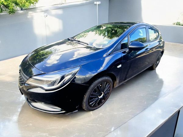 Opel Astra Hatchback, Petrol, 2018, Black