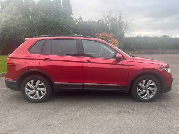 Volkswagen Tiguan SUV, Diesel, 2021, Red