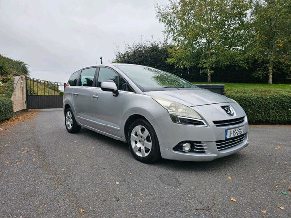 Peugeot 5008 MPV, Diesel, 2011, Silver
